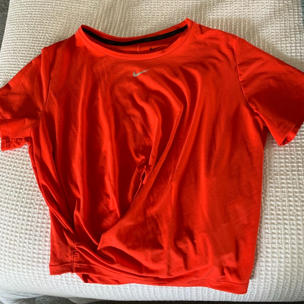 Nike Crop with front twist